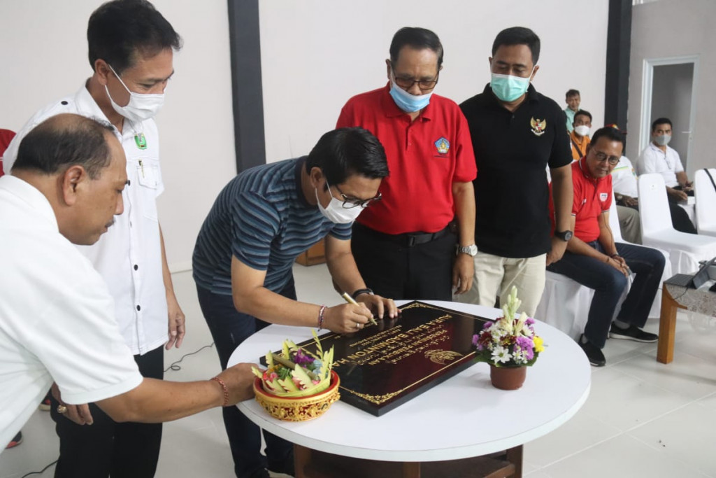 Sekda Adi Arnawa Resmikan Gedung Aura Bali Badminton Hall